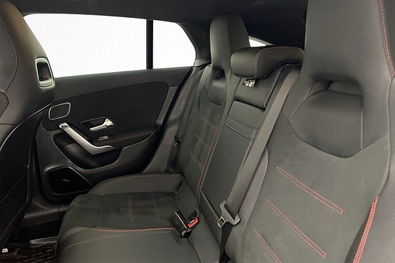 Mercedes-Benz CLA220 14 of 27