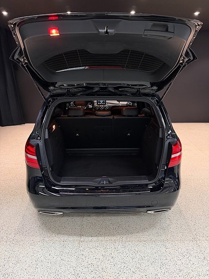Mercedes-Benz B180 d 8 of 14