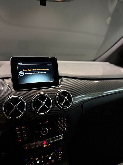 Mercedes-Benz B180 d 13 of 14