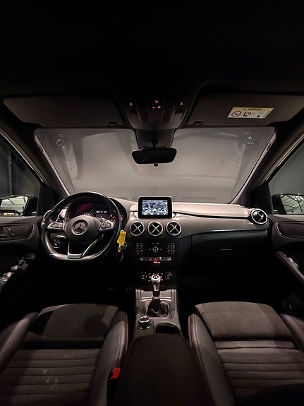 Mercedes-Benz B180 d 14 of 14