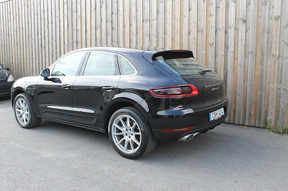 Porsche Macan 3 of 5