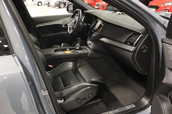 Volvo XC90 7 of 19