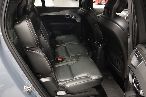 Volvo XC90 8 of 19