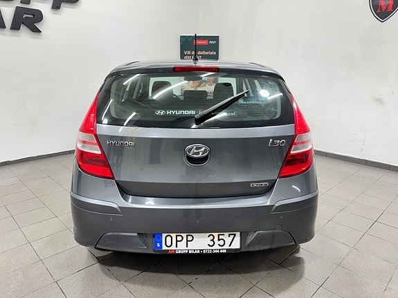 Hyundai i30 8 of 16