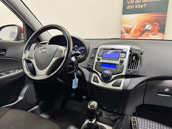 Hyundai i30 2 of 5