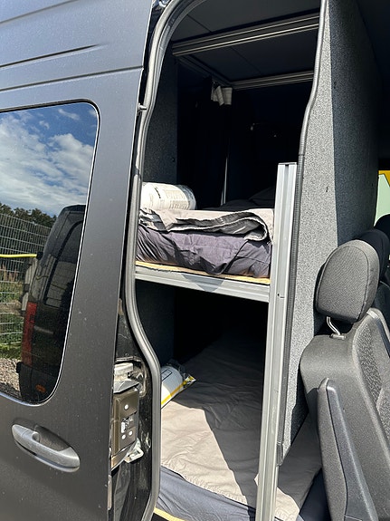 Mercedes-Benz Sprinter 7 of 12