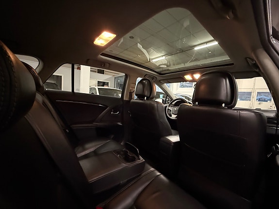 Toyota Avensis 18 of 19