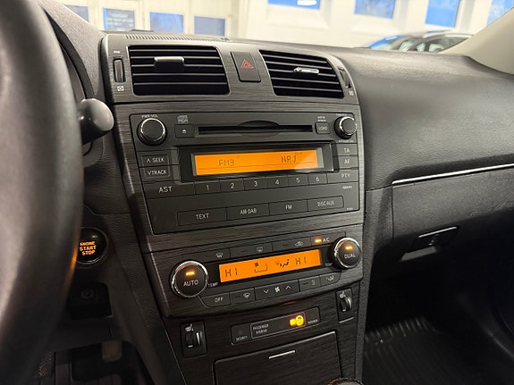 Toyota Avensis 12 of 19