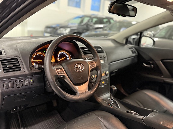 Toyota Avensis 8 of 19