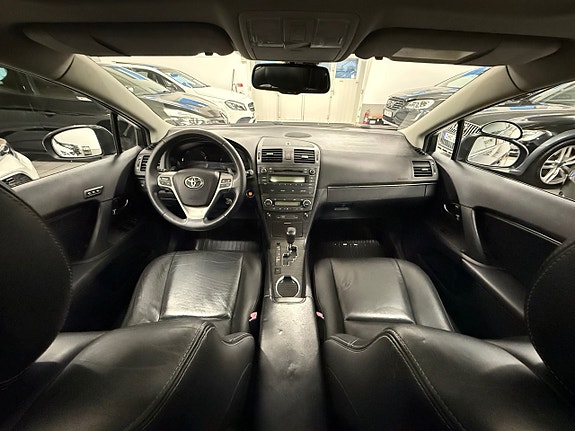 Toyota Avensis 9 of 19