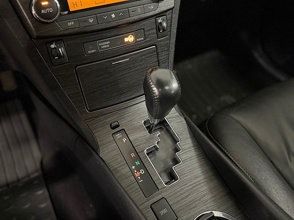 Toyota Avensis 13 of 19