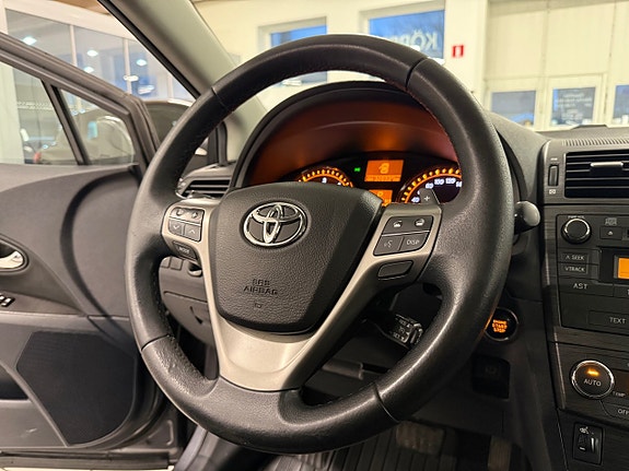 Toyota Avensis 10 of 19