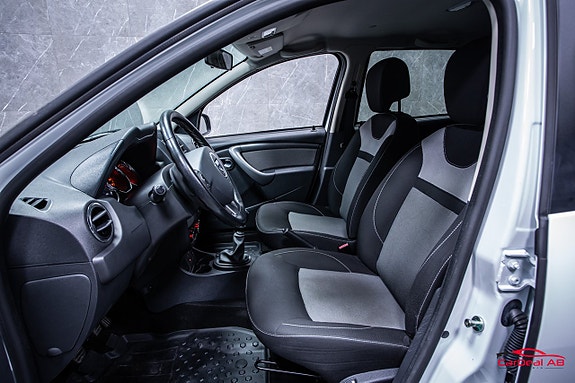 Dacia Duster 10 of 27