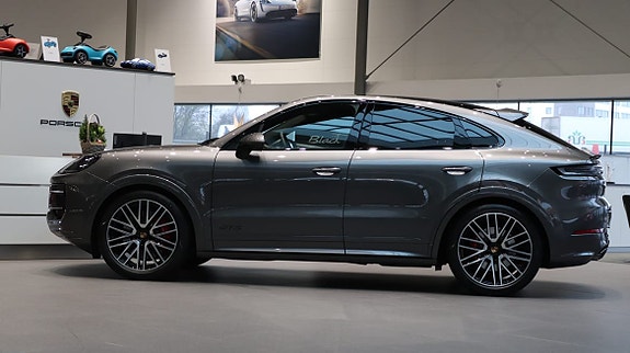 Porsche Cayenne Coupe 4 of 5