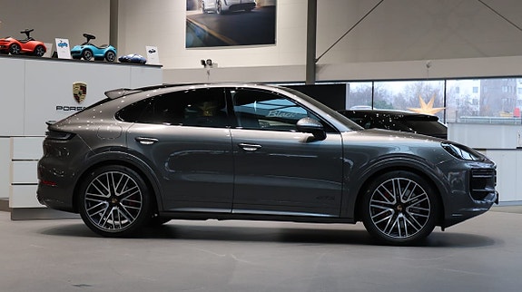 Porsche Cayenne Coupe 3 of 5