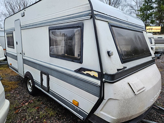 Hobby 495 "dubbelsäng " förtält