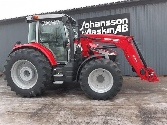 Massey Ferguson 5S.145 DYNA-6