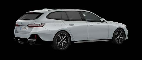 BMW i5 3 of 4