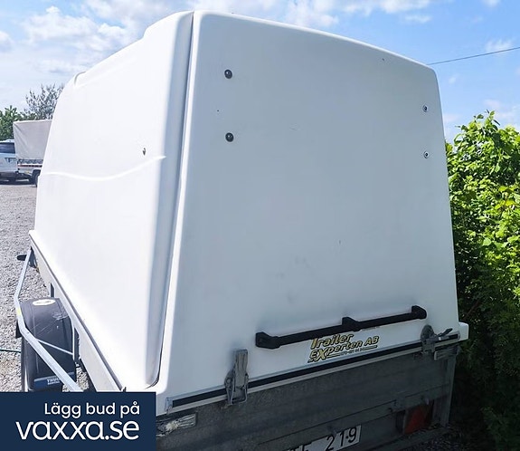 Populärt och slistarkt Thulesläp. "MC-Släp" med tipp