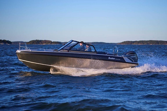 Buster Magnum 2026 med Yamaha F250 XSB Black Edition 2 of 6