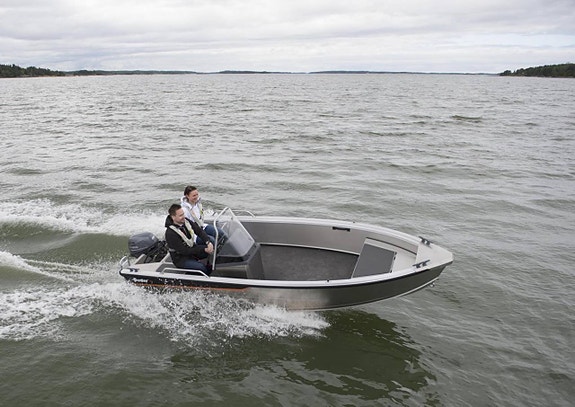Buster S1 2026 med Yamaha F30 BETL 3 of 5