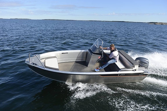 Buster M1 med Yamaha F40 2026