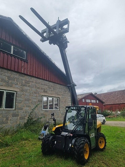 JCB 516-40 8 of 12