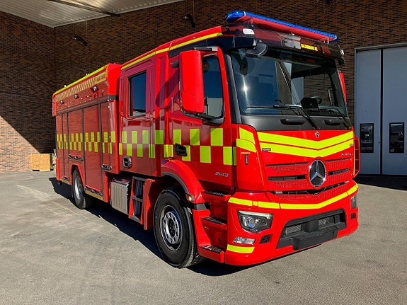 Mercedes-Benz Actros 2143 2 of 14