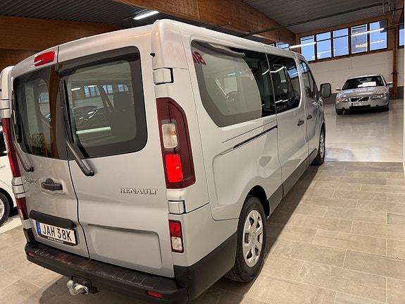Renault Trafic 4 of 5