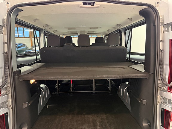 Renault Trafic 8 of 18