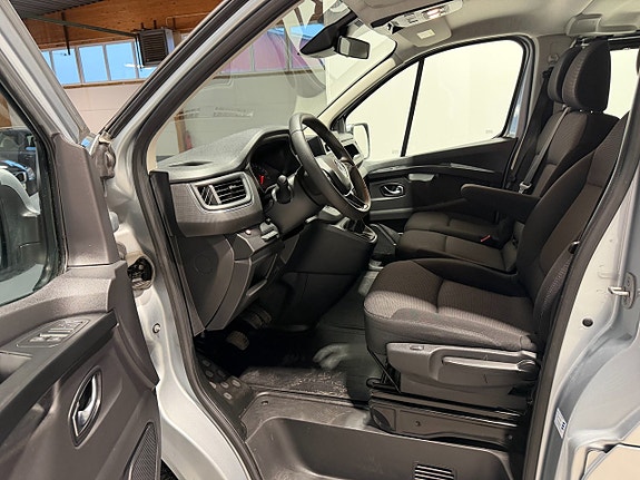 Renault Trafic 15 of 18