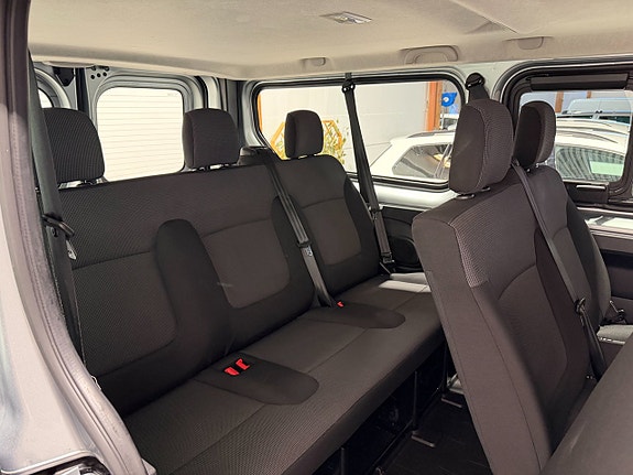 Renault Trafic 9 of 18