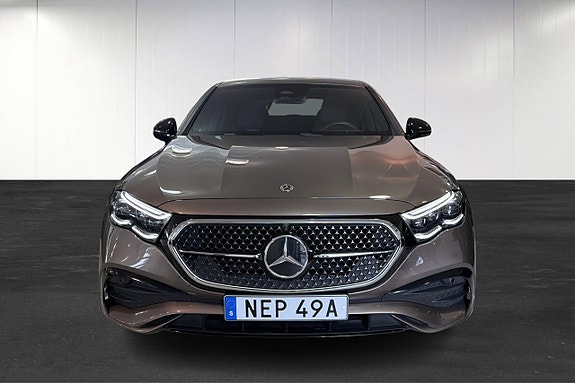 Mercedes-Benz E300 7 of 13