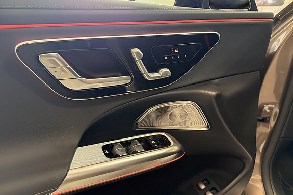 Mercedes-Benz E300 13 of 13