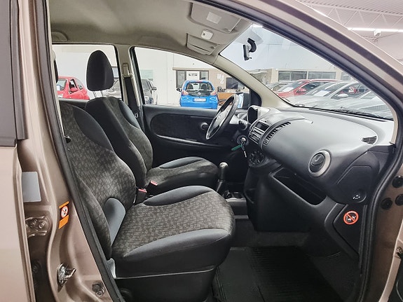 Nissan Note 16 of 24