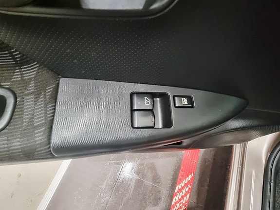 Nissan Note 12 of 24