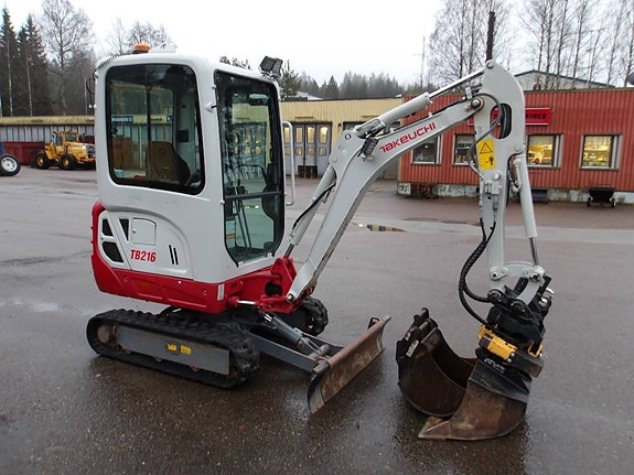 Takeuchi TB 216 med Rotortilt 2 of 5