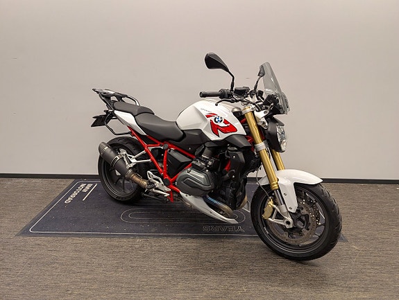 BMW R1200R 2 of 4