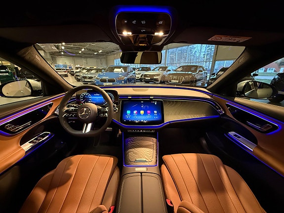 Mercedes-Benz E300 e 13 of 18