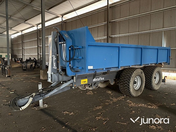 Lastväxlarvagn med flak - Metsjö MetaFlex 50-60