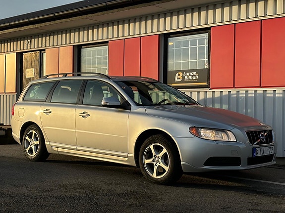 Volvo V70 5 of 22