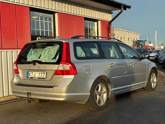 Volvo V70 7 of 22