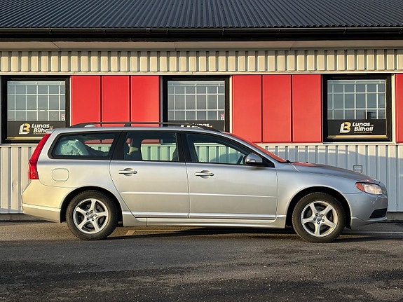 Volvo V70 6 of 22