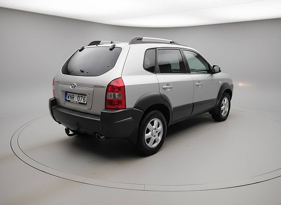 Hyundai Tucson 2 of 5