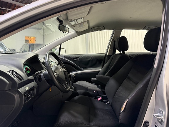 Toyota Corolla Verso 8 of 14