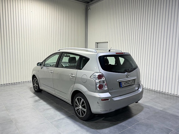 Toyota Corolla Verso 4 of 5