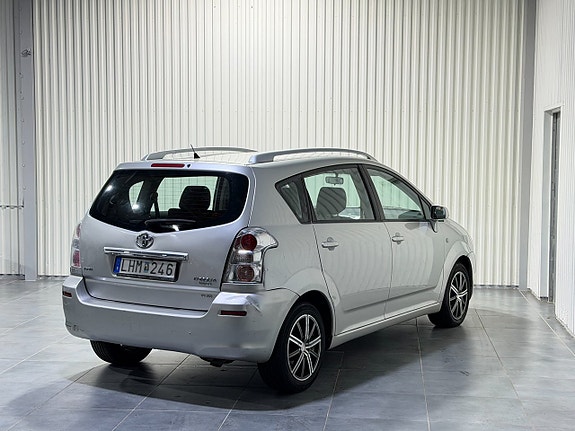 Toyota Corolla Verso 7 of 14