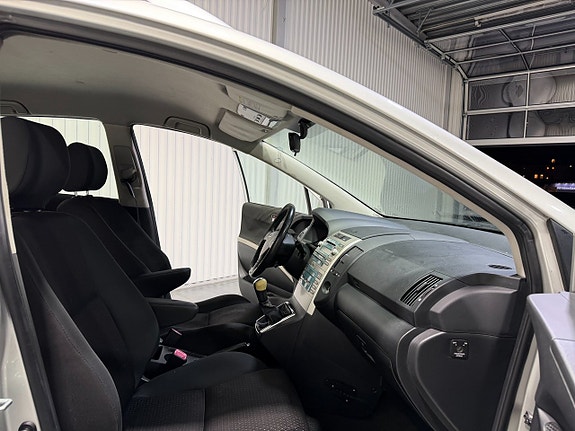 Toyota Corolla Verso 11 of 14