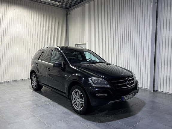 Mercedes-Benz ML350 4 of 5