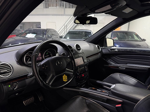Mercedes-Benz ML350 16 of 22